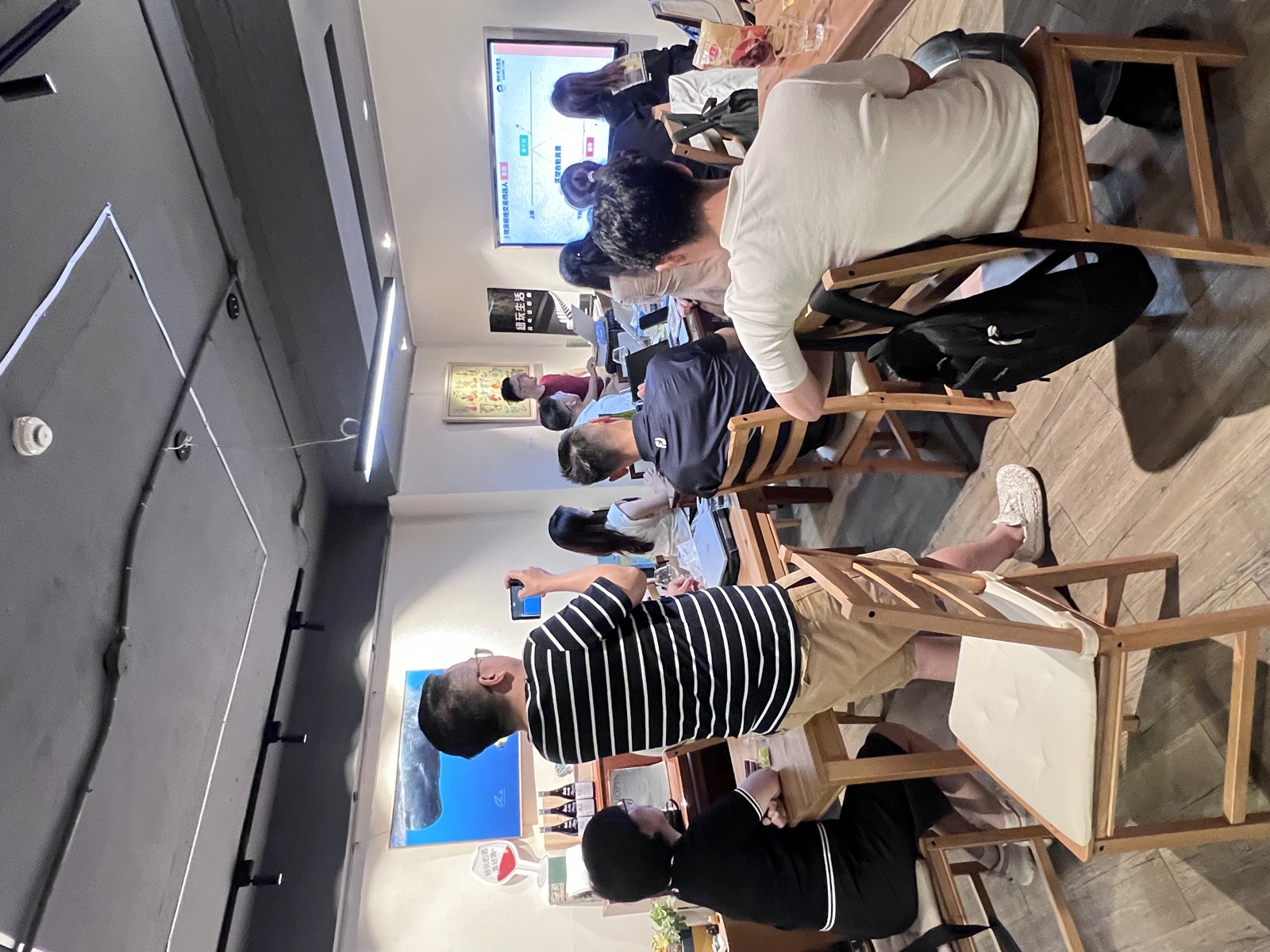 In-person investment education / technical analysis teaching session — IMG_9594