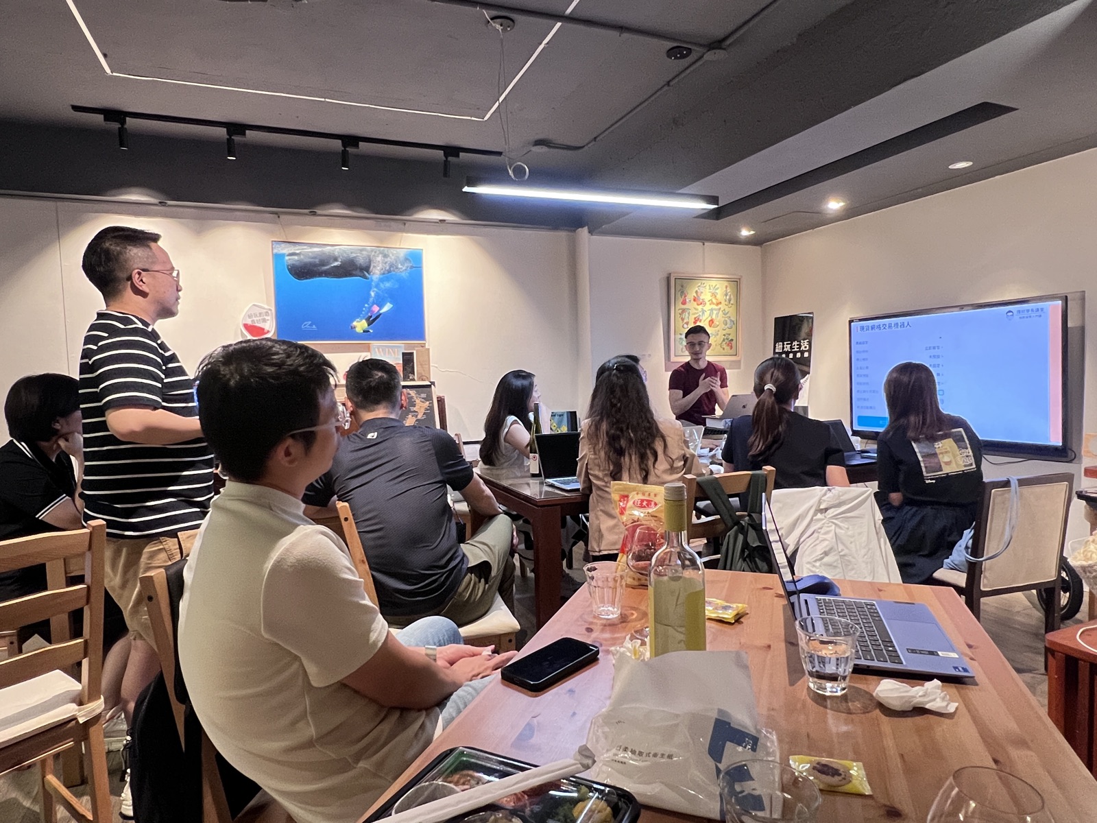 In-person investment education / technical analysis teaching session — IMG_9602